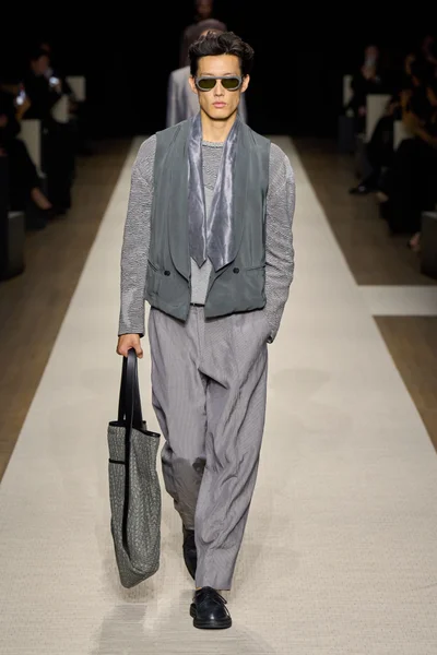 Look 12